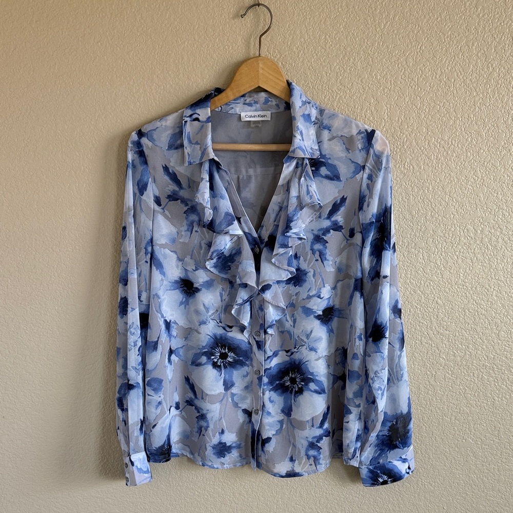 Calvin Klein Women's Blue and White Floral Blouse